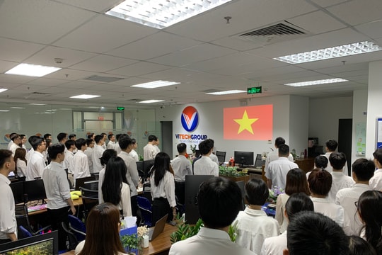 Hát quốc ca nét đẹp trong văn hóa doanh nghiệp tại Vitech Group