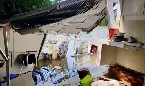 Cần Thơ sạt lở nghiêm trọng, 10 căn nhà bị sập xuống sông