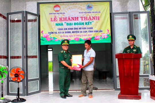 Khánh thành nhà “Đại đoàn kết” tại xã biên giới Ea Bung, Đắk Lắk