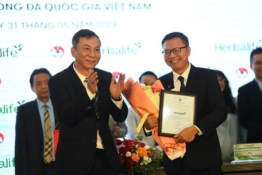 Đội tuyển Việt Nam được tiếp sức trước thềm đấu Philippines và Iraq