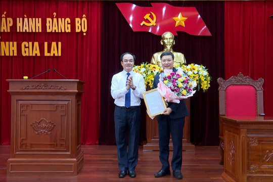 Trao quyết định bổ nhiệm Thứ trưởng Bộ Nội vụ