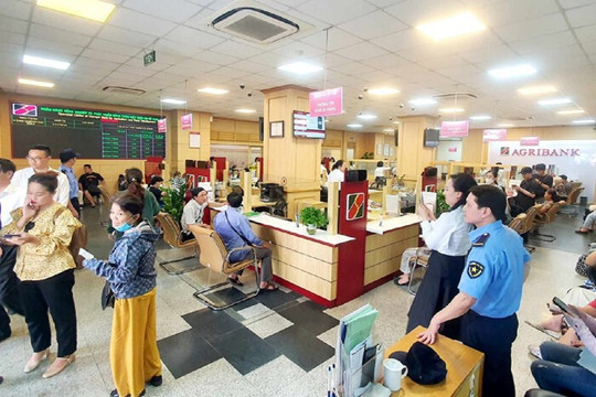 4 ngân hàng thương mại bán vàng miếng cho người dân với giá bình ổn