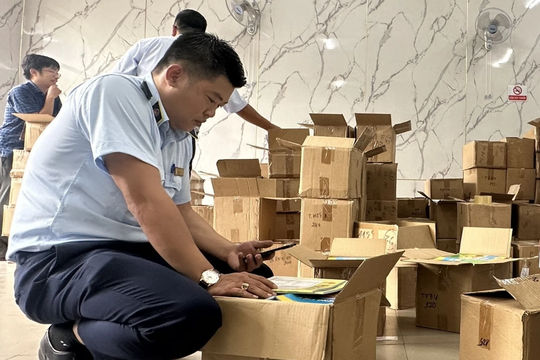 Đồng Nai: Phát hiện gần 34.000 sách giáo khoa nghi giả nhãn hiệu Nhà xuất bản Giáo dục
