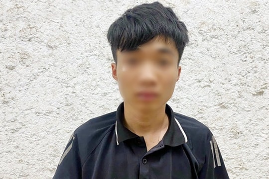 Khởi tố đối tượng chống người thi hành công vụ