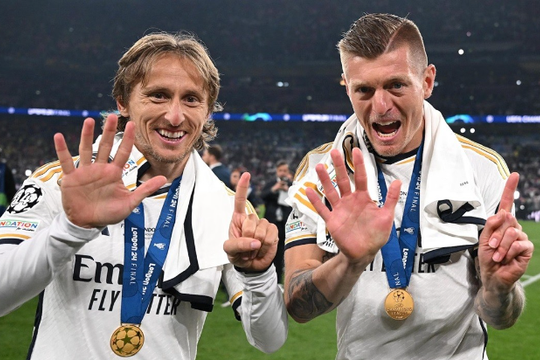 Luka Modric xác định sẽ ở lại Real thêm mùa giải