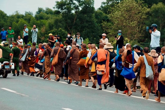 Các Youtuber, Tiktoker đi theo ông Thích Minh Tuệ đã giải tán vào sáng ngày 3/6