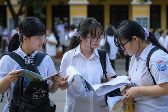 700 học sinh được tuyển thẳng vào lớp 10 ở Hà Nội