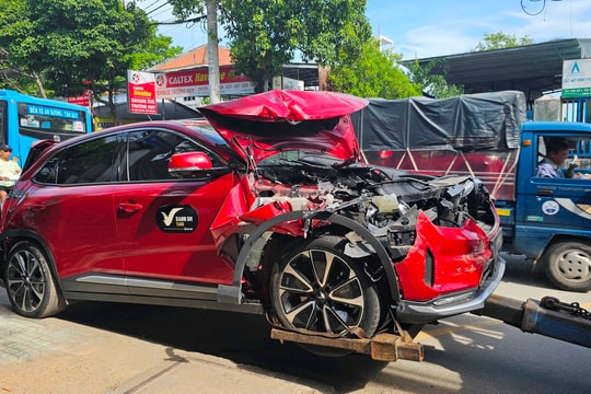 Tai nạn liên hoàn trên Quốc lộ 22, nhiều xe hư hỏng nặng