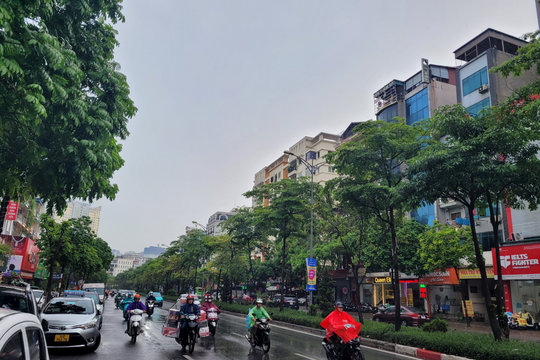 Tham gia giao thông mùa mưa bão cần lưu ý