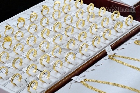Giá vàng hôm nay 5/6: Chờ đợi dữ liệu kinh tế Mỹ