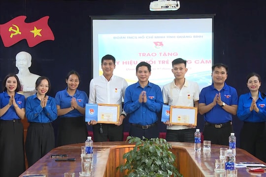 Cứu 5 em bị đuối nước, 3 đoàn viên được trao huy hiệu “Tuổi trẻ dũng cảm”