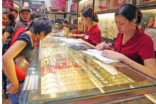Từ ngày 15/6, cửa hàng kinh doanh vàng không có hóa đơn điện tử sẽ bị rút giấy phép kinh doanh?