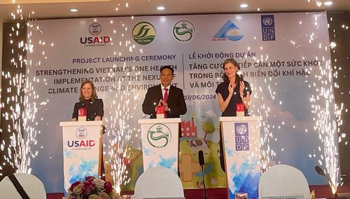 Hoa Kỳ hỗ trợ giải quyết vấn đề y tế liên quan biến đổi khí hậu và môi trường tại ĐBSCL