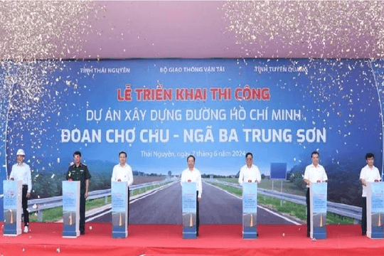 Khởi công xây dựng đường Chợ Chu - ngã ba Trung Sơn