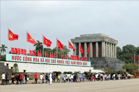 Tạm ngừng viếng Lăng Chủ tịch Hồ Chí Minh để tu bổ