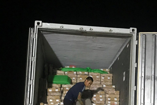 Phát hiện gần 25 tấn chân gà không rõ nguồn gốc