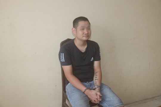 Rút dao đâm chết người trong cuộc hỗn chiến
