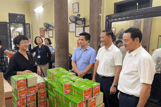 Hà Nội: Cốm Hàng Than, đúc đồng Ngũ Xã được công nhận nghề truyền thống
