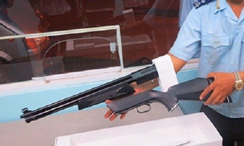 Xuất hiện tội phạm mua bán, vận chuyển trái phép súng quân dụng