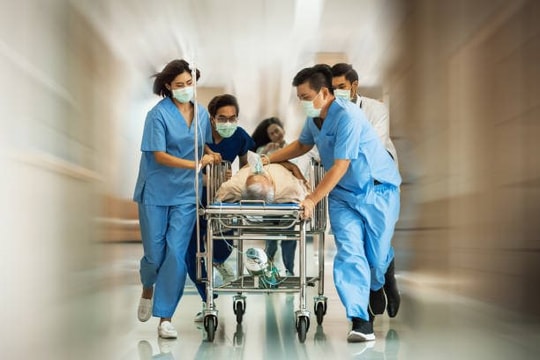 Cứu sống 3 bệnh nhân bị vết thương thấu tim