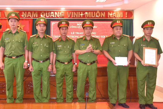 Khen thưởng Phòng Cảnh sát hình sự Công an tỉnh Bạc Liêu