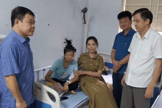 Chính quyền địa phương báo cáo gì về vụ học sinh bị đánh, ép hút thuốc lá?