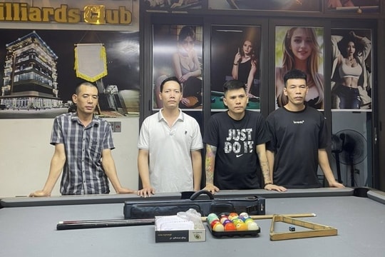 Rủ nhau đánh bạc, mua bán ma túy tại quán bi-a