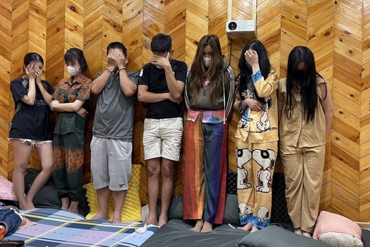 7 nam thanh nữ tú chơi ma túy tại nhà thuê