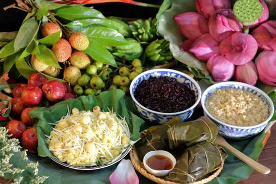 Gợi ý mâm lễ Tết Đoan ngọ truyền thống đơn giản dâng gia tiên