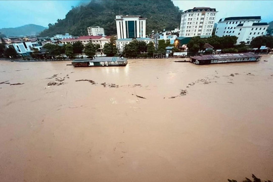 Chủ động ứng phó mưa lớn kèm lốc, sét, mưa đá và gió giật mạnh