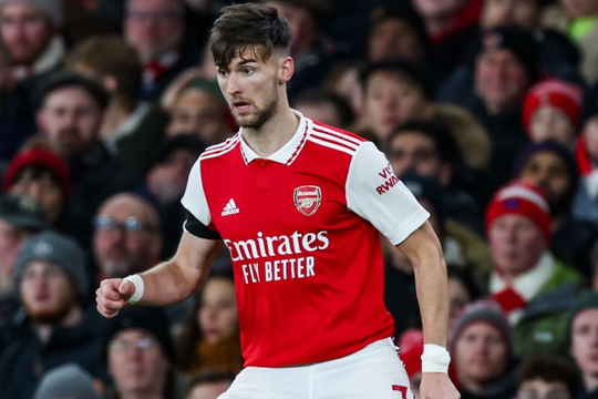 Arsenal bán hậu vệ Kieran Tierney với giá không tưởng