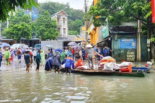 Cao Bằng: Mưa lớn gây ngập lụt, nhiều nhà dân phải sơ tán