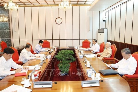 Tổng Bí thư Nguyễn Phú Trọng chủ trì cuộc họp lãnh đạo chủ chốt