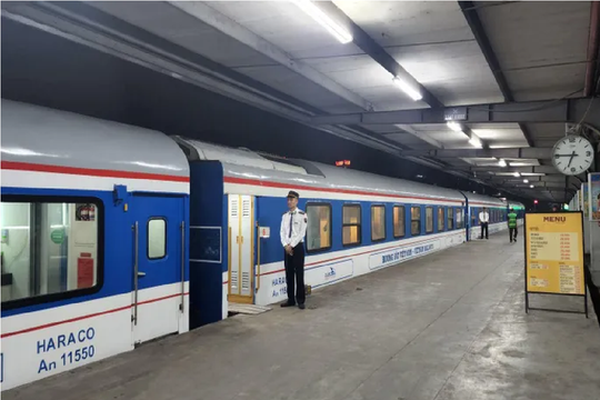 Đường sắt giảm giá vé tàu cho học sinh đi thi, nhập học năm 2024