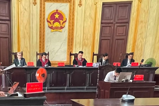 Nữ giáo viên bị cuốn vào bất động sản “ma”