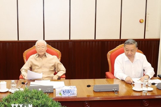 Tổng Bí thư Nguyễn Phú Trọng chủ trì cuộc họp lãnh đạo chủ chốt