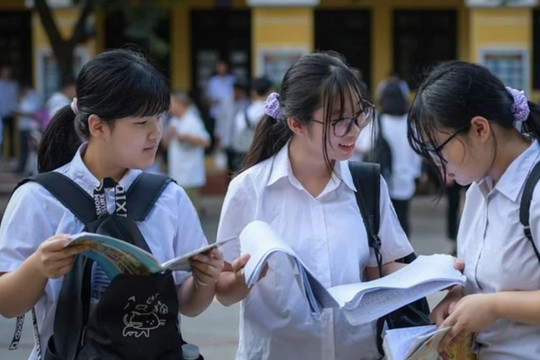 Hà Nội: Trường 8,2 điểm/môn vẫn trượt vào lớp 6