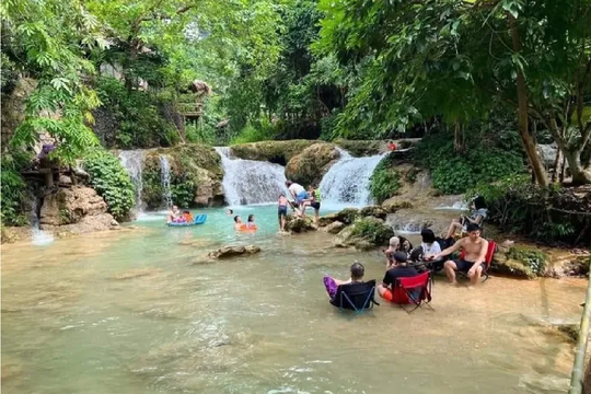 Thủy điện xả nước bất ngờ, du khách bị cuốn trôi