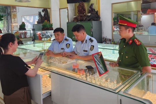 Vàng bạc Kim Chung bị xử phạt số tiền lớn vì bán hàng giả mạo nhãn hiệu
