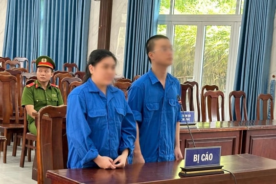 Giấu ma túy trong áo ngực để đi bán