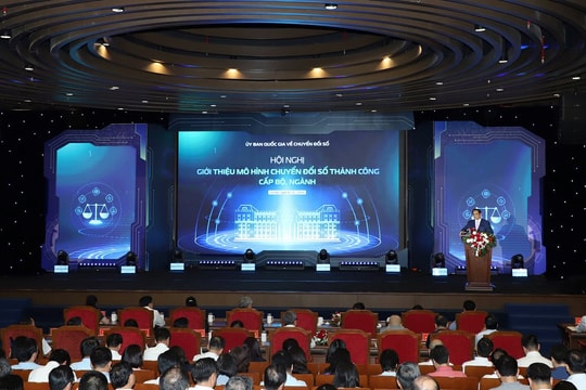Thủ tướng dự Hội nghị giới thiệu mô hình chuyển đổi số thành công cấp Bộ, ngành