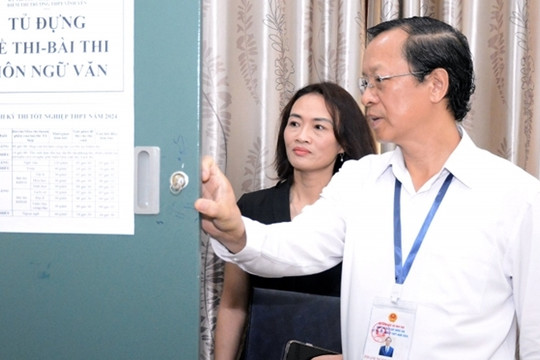Thứ trưởng Phạm Ngọc Thưởng kiểm tra chuẩn bị thi tốt nghiệp THPT tại Vĩnh Phúc
