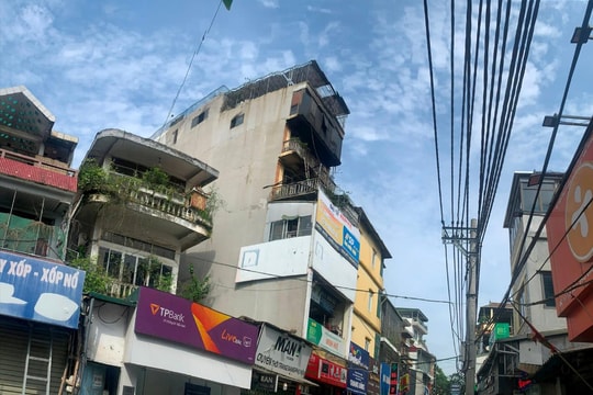 Cận cảnh hiện trường vụ cháy nhà trên phố Định Công Hạ khiến 4 người tử vong