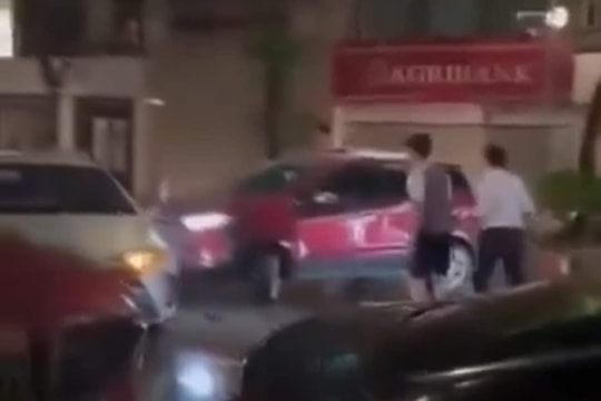 Thực hư thông tin 'xe điên' tông hàng loạt phương tiện ở Hà Nội