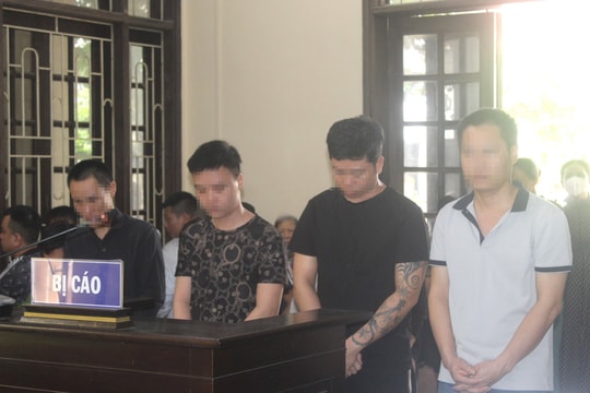 Xét xử sơ thẩm 5 bị cáo về tội ‘Tổ chức sử dụng trái phép chất ma túy”