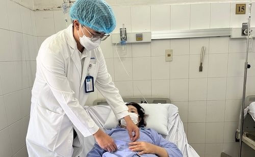 Cứu sống bệnh nhân nguy kịch do xuất huyết tiêu hóa từ ruột non