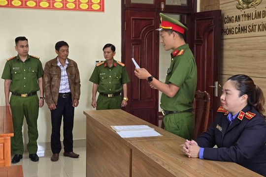 Bắt Chủ tịch xã để 'cát tặc' lộng hành