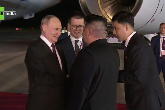 Ông Kim Jong Un đón Tổng thống Nga Putin tận chân máy bay lúc 3h sáng