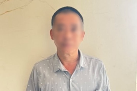 Hắt nồi lẩu đang sôi vào mặt bạn nhậu vì bị kích động