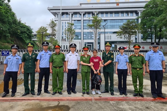 Tiếp nhận, bắt giữ đối tượng truy nã 9 năm trốn thi hành án